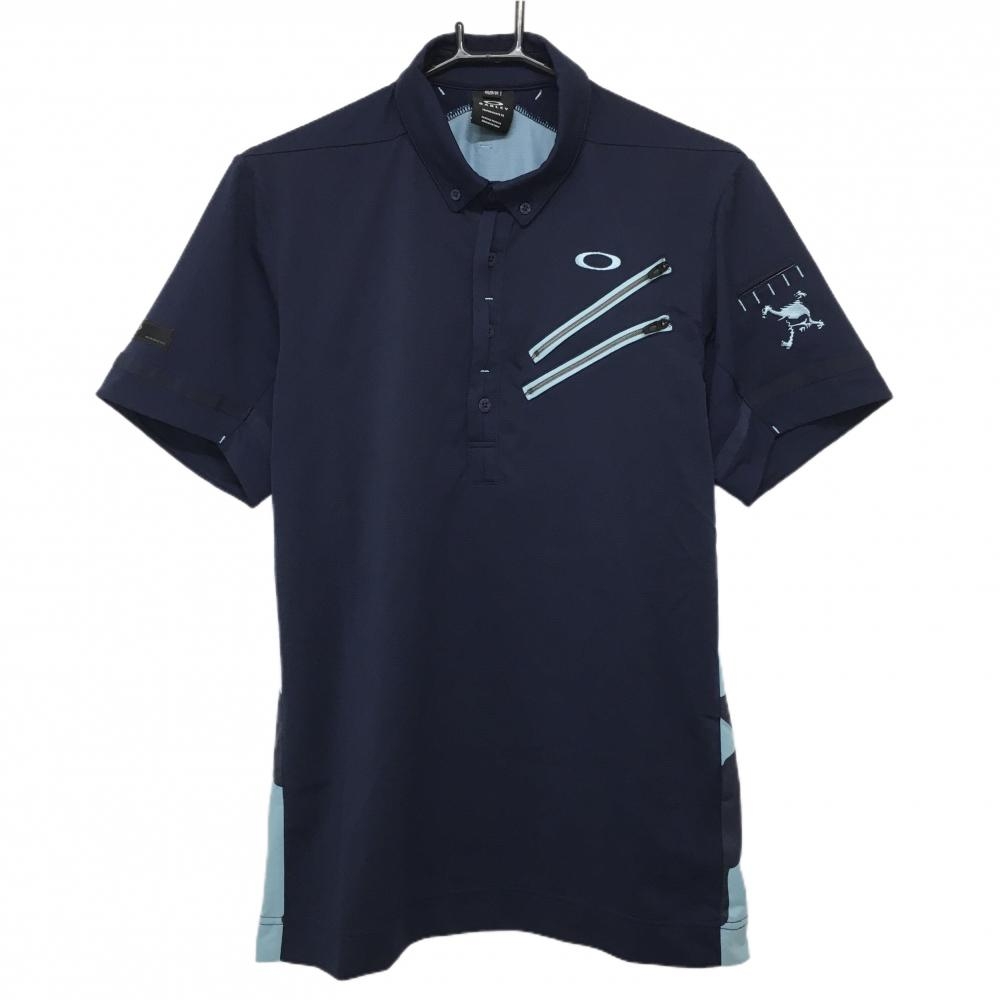【超美品】オークリー 半袖ポロシャツ ネイビー×ライトブルー 背面ビックロゴ ティー装着可 ボタンダウン メンズ L ゴルフウェア Oakley