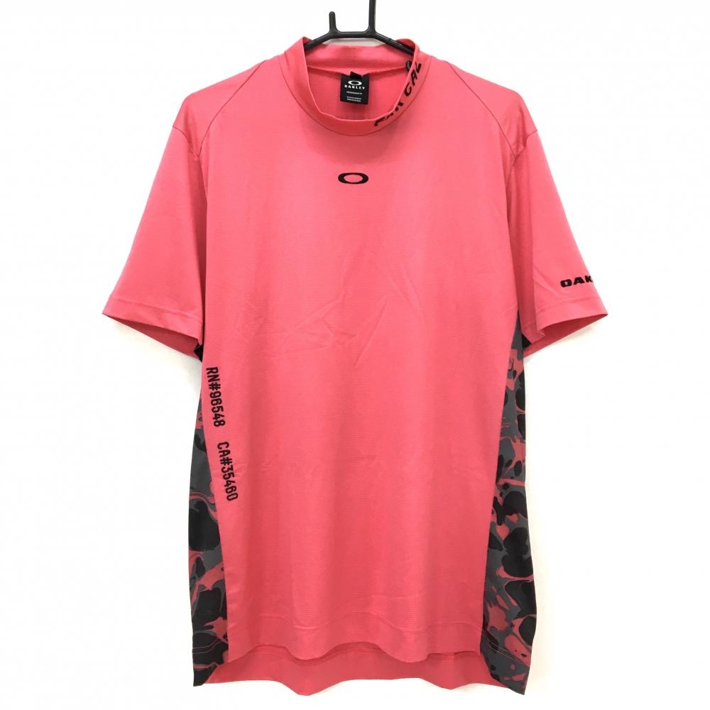 【超美品】オークリー 半袖ハイネックシャツ ピンク×ダークグレー サイド総柄 ロゴ刺しゅう メンズ 2XL ゴルフウェア Oakley