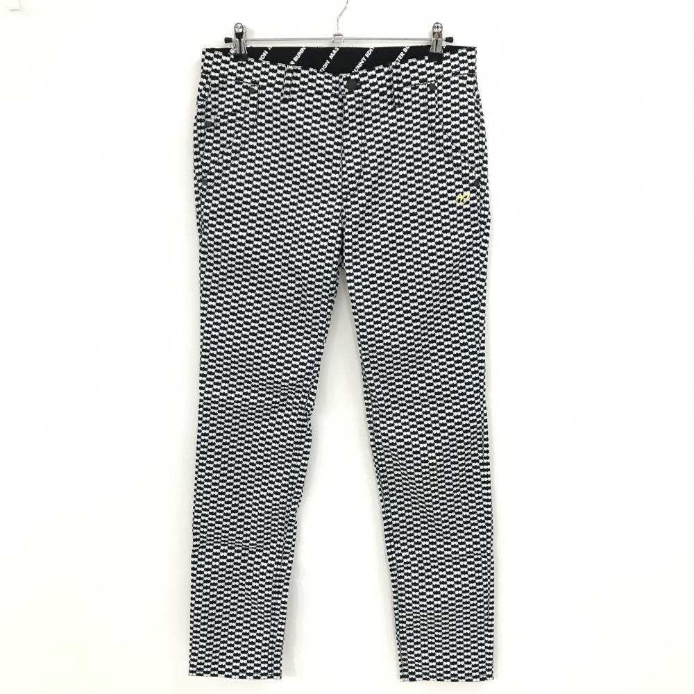【超美品】マスターバニー×バットマン パンツ 白×黒 総柄 ロゴ刺しゅう  メンズ 5(L) ゴルフウェア MASTER BUNNY EDITION