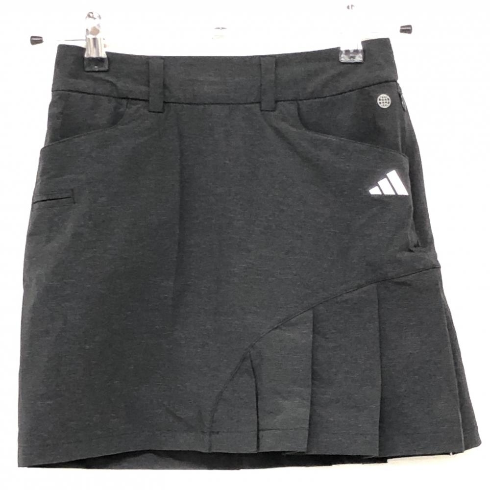 【超美品】アディダス ストレッチスカート 杢黒 サイドプリーツ 内側インナーパンツ レディース XS ゴルフウェア 2023年モデル adidas
