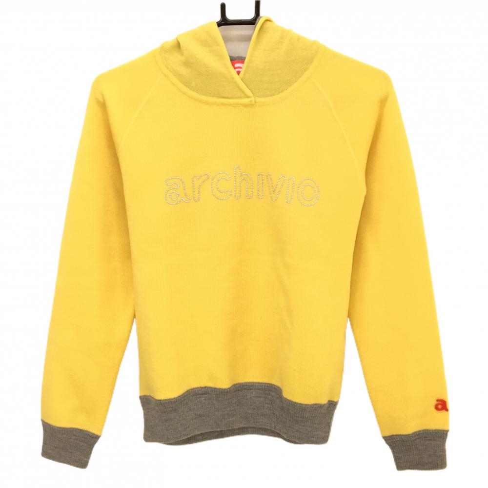 【美品】アルチビオ セーター イエロー パーカー風 ラインストーンロゴ ウール100％ ニット  レディース 38(M) ゴルフウェア archivio