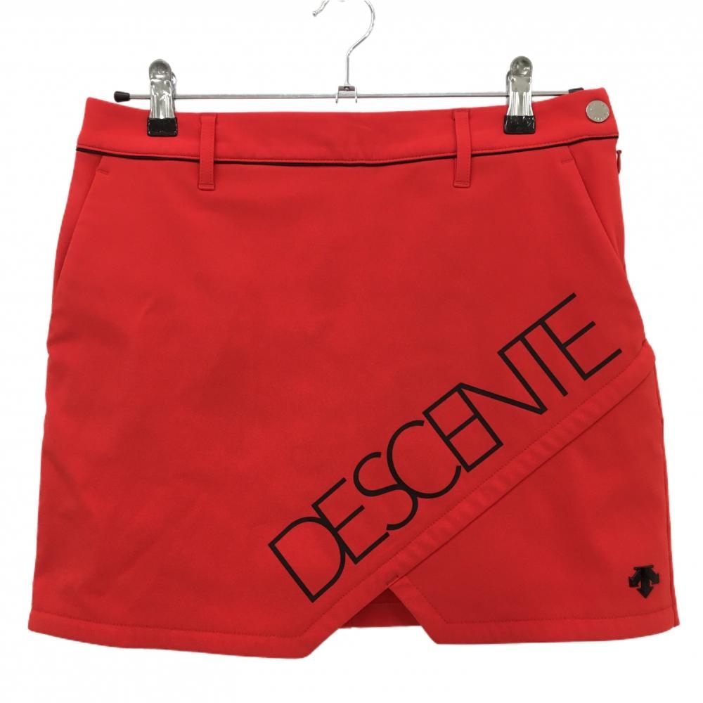 【超美品】デサントゴルフ スカート レッド×黒 裾ロゴ 中田英寿 レディース 67/L ゴルフウェア DESCENTE