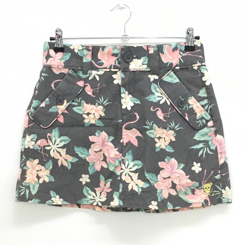 【美品】キスマーク スカート グレー×ピンク 花柄 スカル刺しゅう レディース 7 ゴルフウェア Kissmark