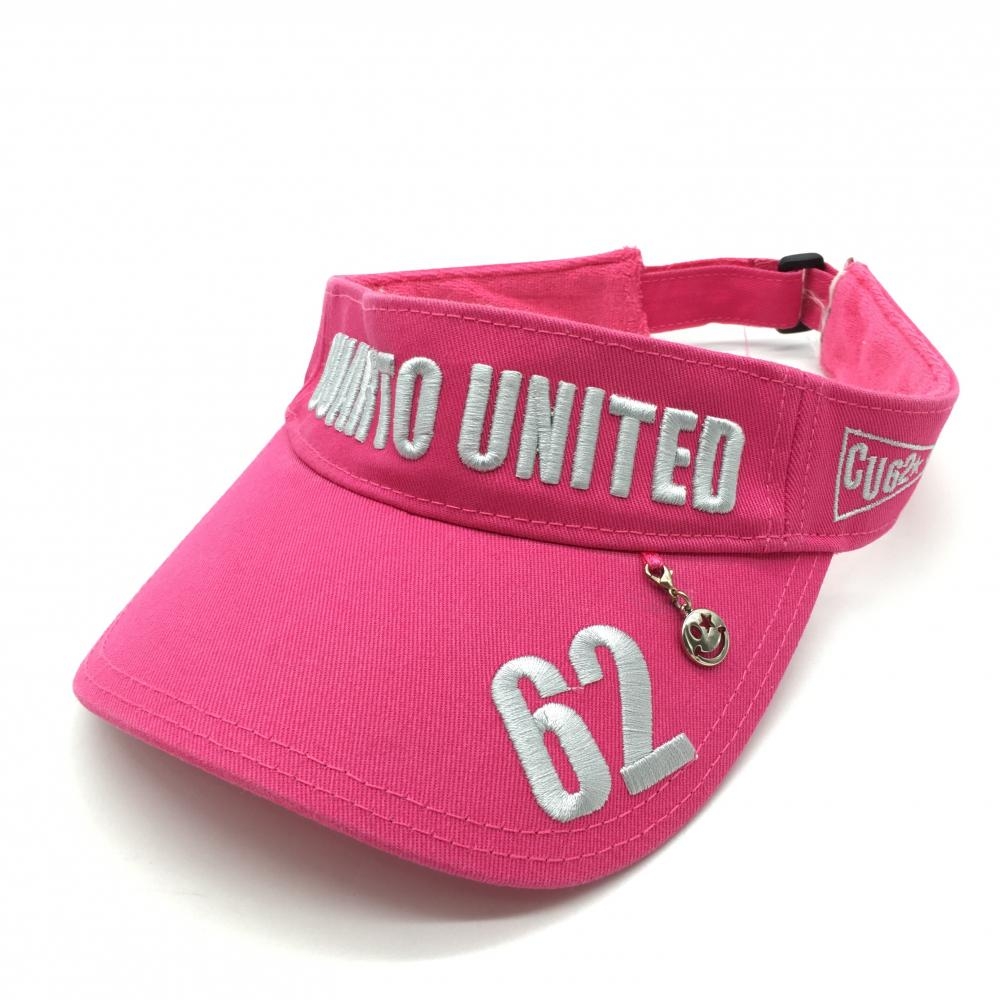 【美品】クアルトユナイテッド サンバイザー ピンク×白 ロゴ刺しゅう ニコちゃんチャーム付き ゴルフウェア CUARTO UNITED