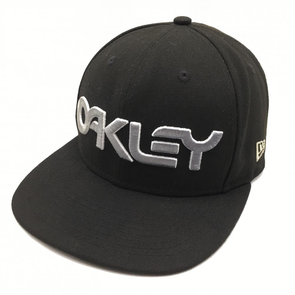 【美品】ニューエラ×オークリー フラットキャップ 黒×グレー 立体ロゴ刺しゅう OSMF  ゴルフウェア New Era